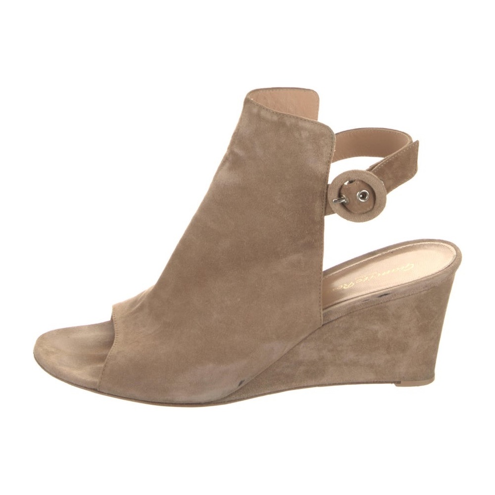Gianvito Rossi tan Suede Slingbacks